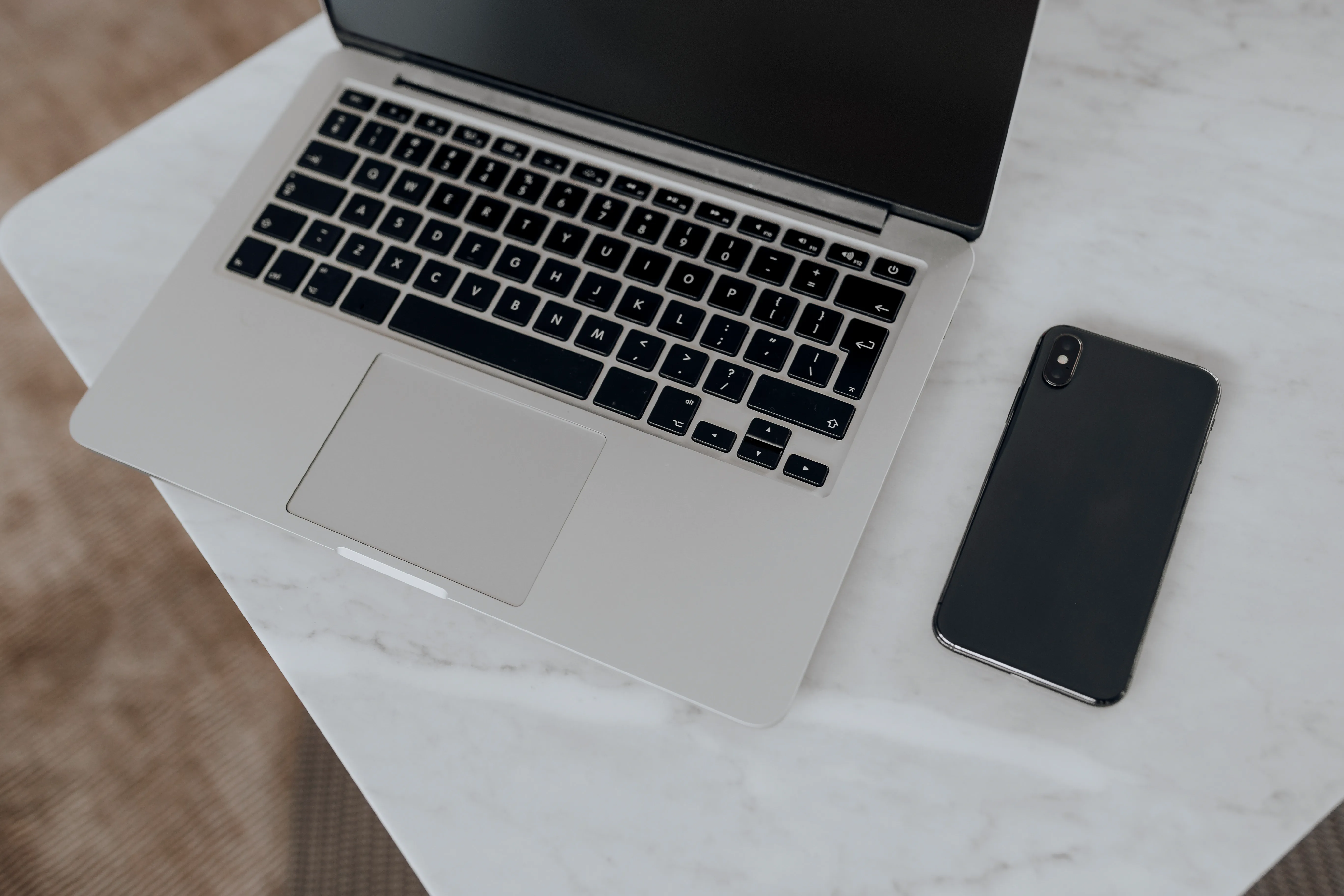 Заберут ли смартфон и ноутбук?